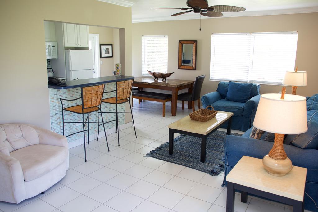Royal Flamingo Villas Hillsboro Beach Exterior photo