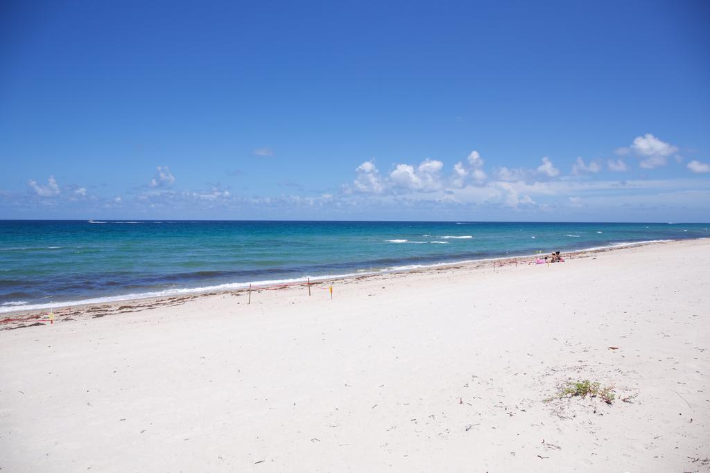 Royal Flamingo Villas Hillsboro Beach Exterior photo